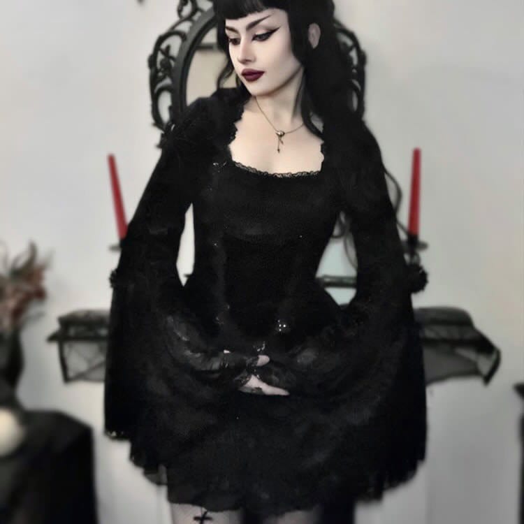 Darkinlove Women's Gothic Flared Sleeved Layered Velvet Dress