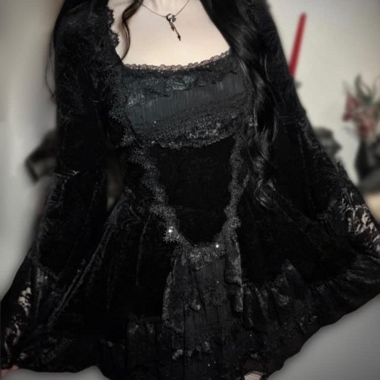 Darkinlove Women's Gothic Flared Sleeved Layered Velvet Dress