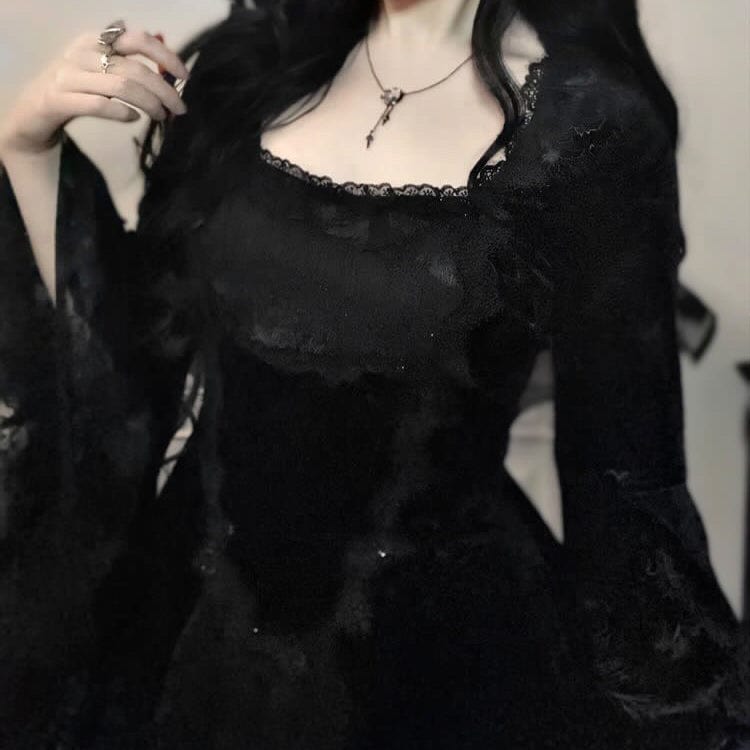 Darkinlove Women's Gothic Flared Sleeved Layered Velvet Dress