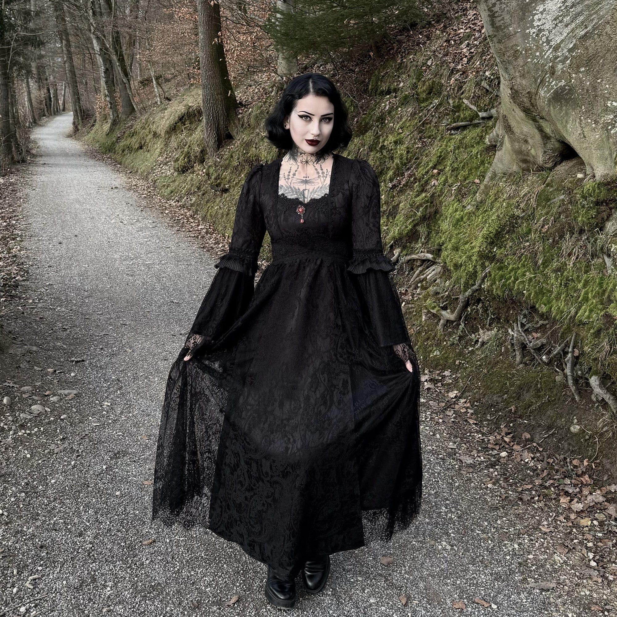 Darkinlove Women's Gothic Floral Embroidered Lace Splice Wedding Dress