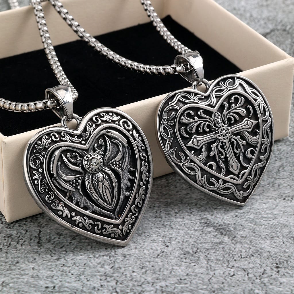 Kobine Men's Punk Embossed Heart Necklace