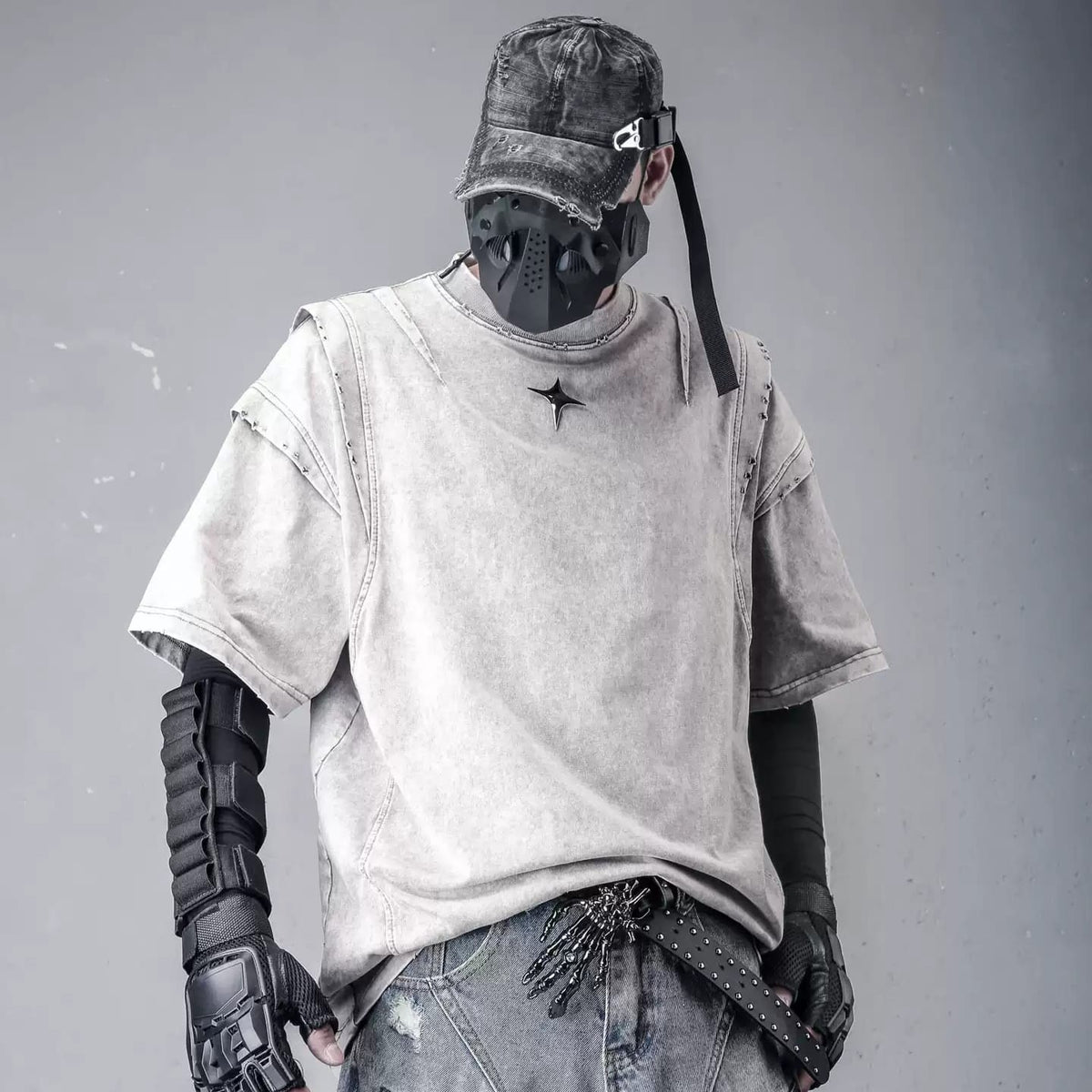 Kobine Men's Techwear Star Decor Distressed Short Sleeve Top Grey