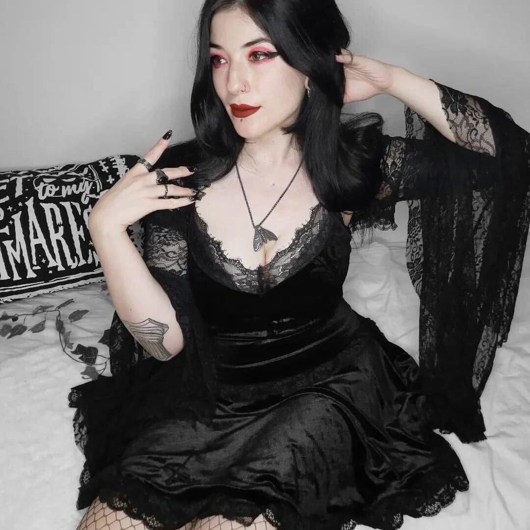 Kobine Women's Gothic Flared Sleeved Lace-up Cape