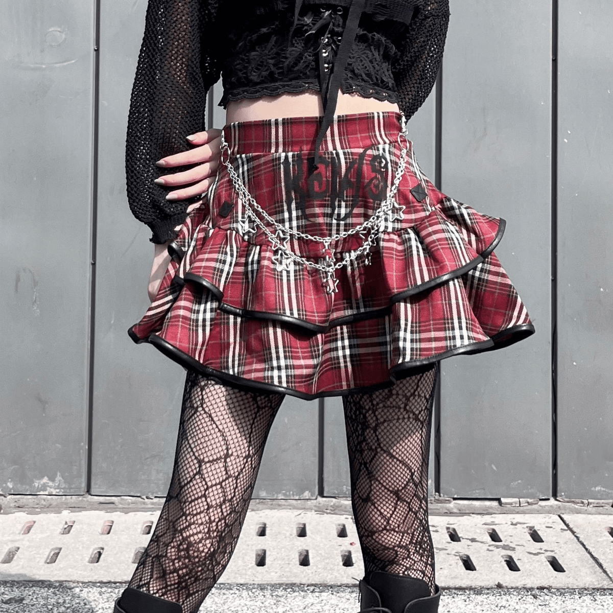 Tartan skirt with clearance chain