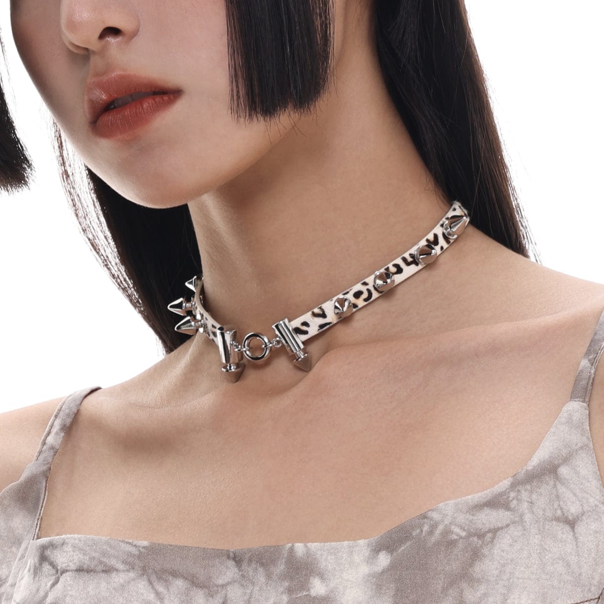 Kobine Women's Grunge Rivets Leopard Printed Choker