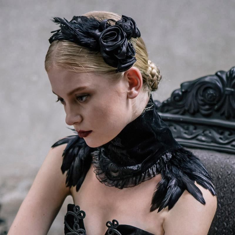 Women's Goth Velvet & Feather Collar