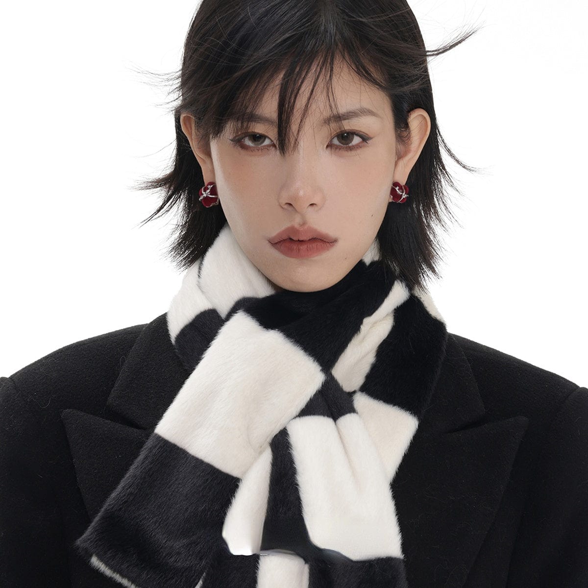 Kobine Women's Grunge Flocking Floral Zircon Earrings