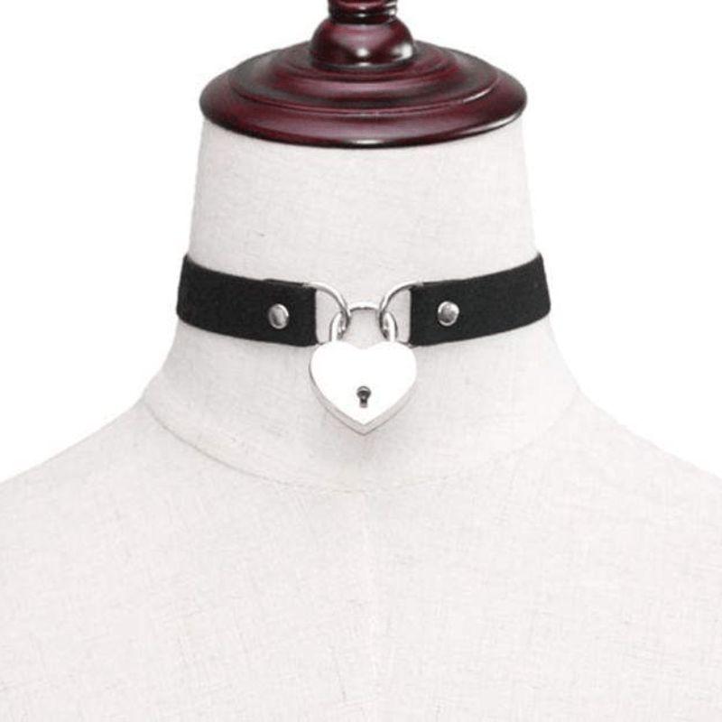 Women's Goth Velvet Heart Lock Choker Necklace With Key