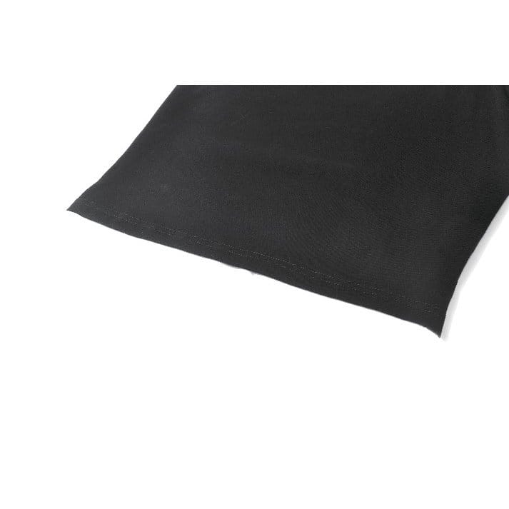 Canotta da donna gotica Darkinlove con spalline a fibbia multistrato e inserti in pizzo.