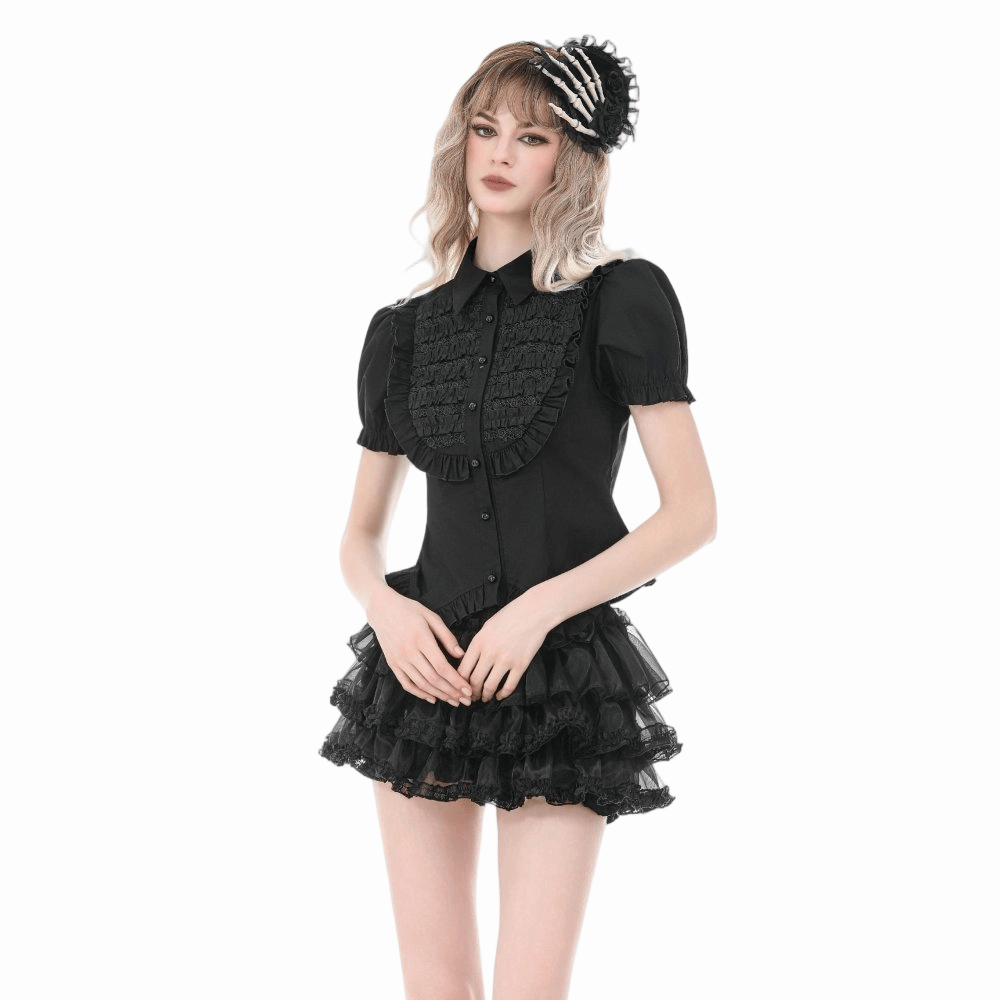 Camicia da donna Darkinlove in stile gotico con colletto risvoltato arricciato e maniche corte a sbuffo.