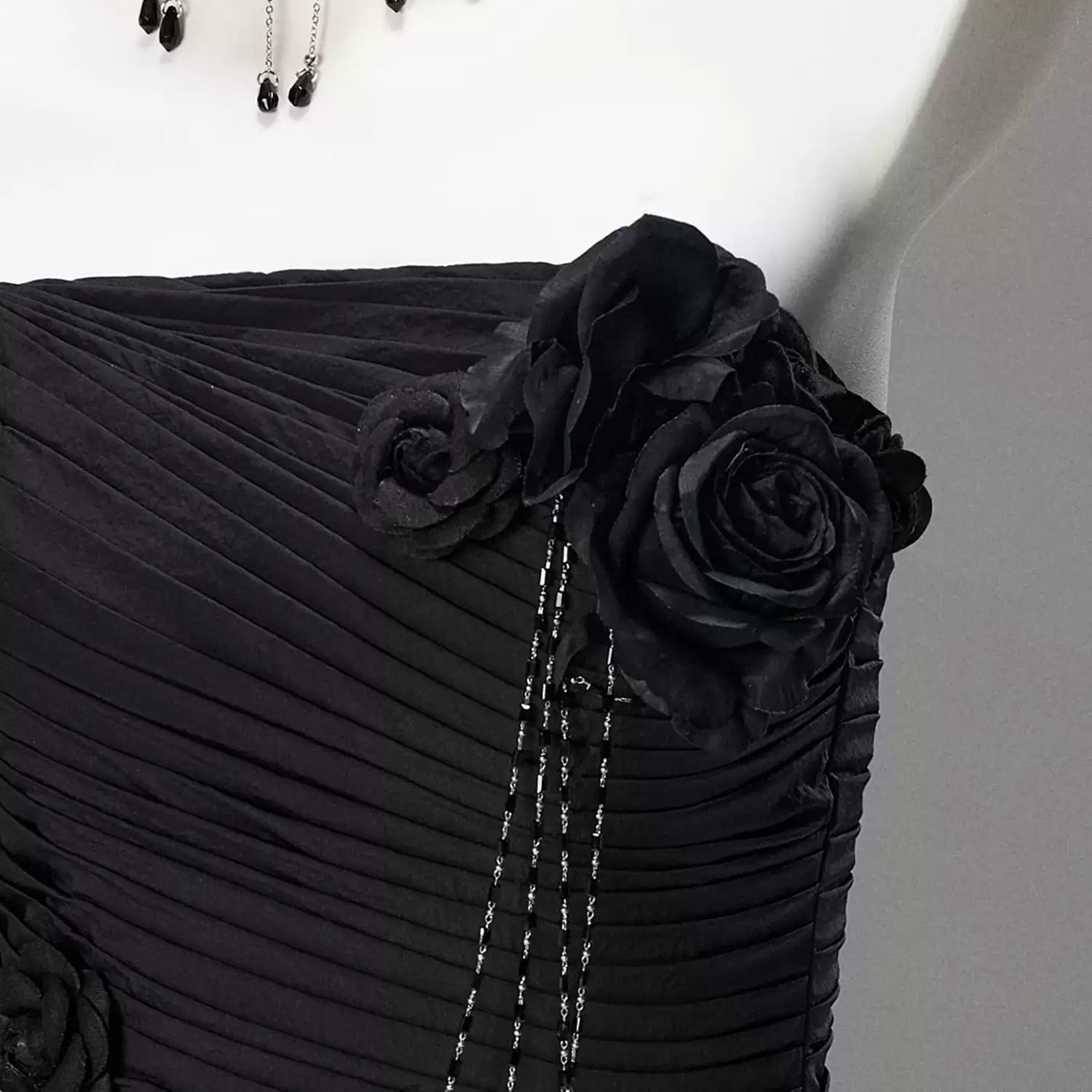 Kobine Women's Custom-made Gothic 3D Rose Chain Tiered Ruched Strapless Ball Gown Graduation Dress
