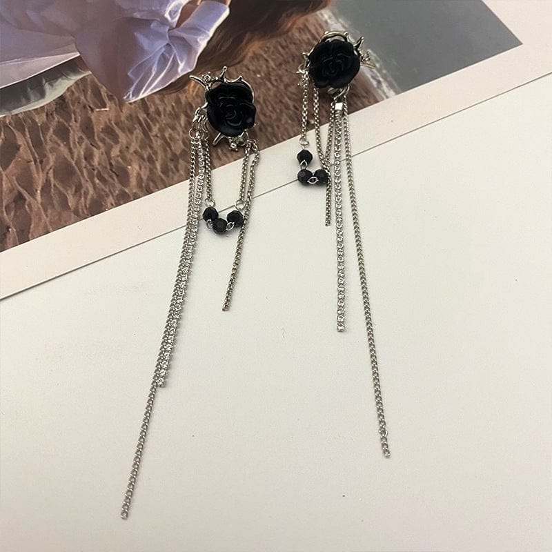 Damskie kolczyki z gotyckim czarnym łańcuszkiem Kobine z różą
