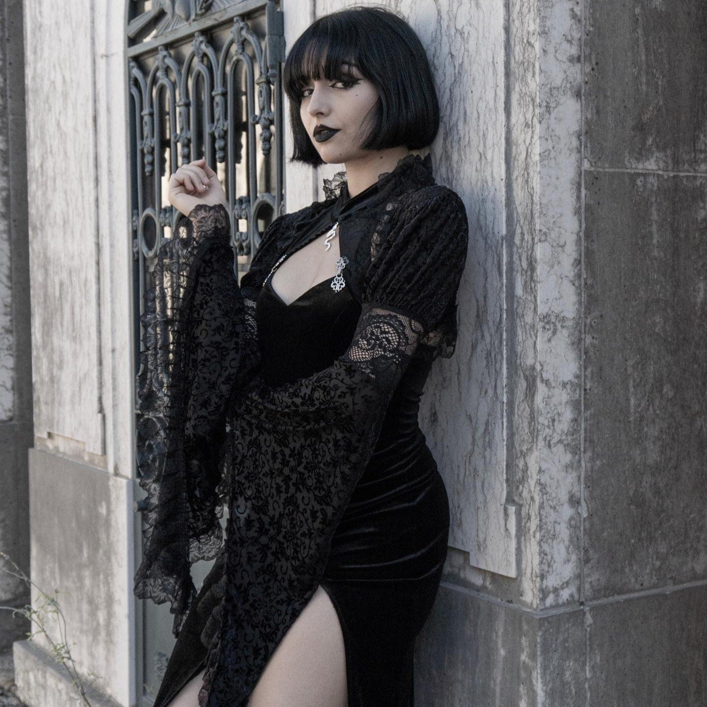 Kobine Damen Gothic Neckholder Cutout Slit Maxikleid