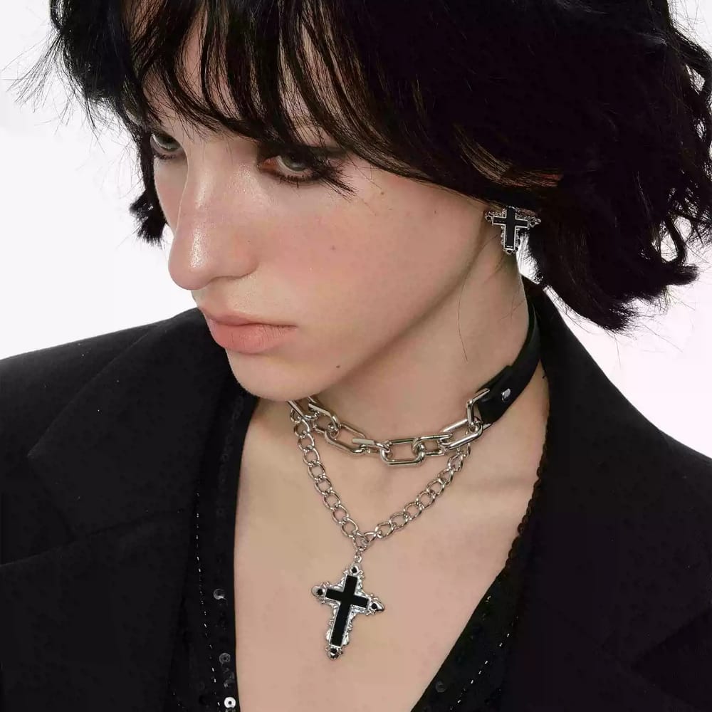 Kobine Women's Grunge Cross Chain Choker