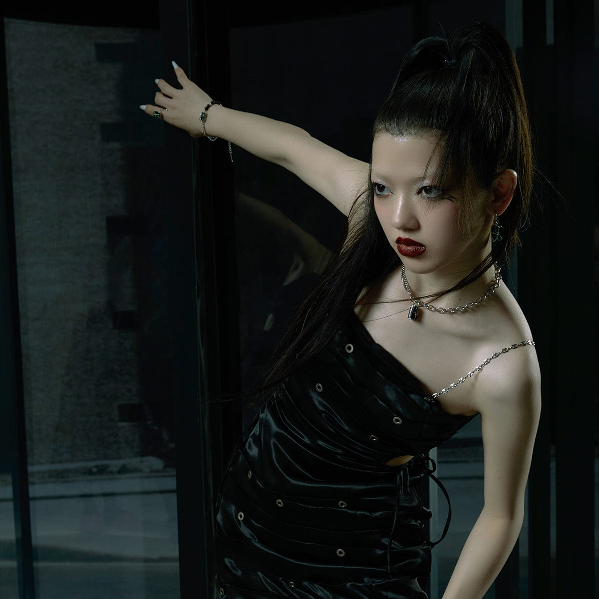 Kobine Damen-Halskette mit Punk-Schleife und Obsidian