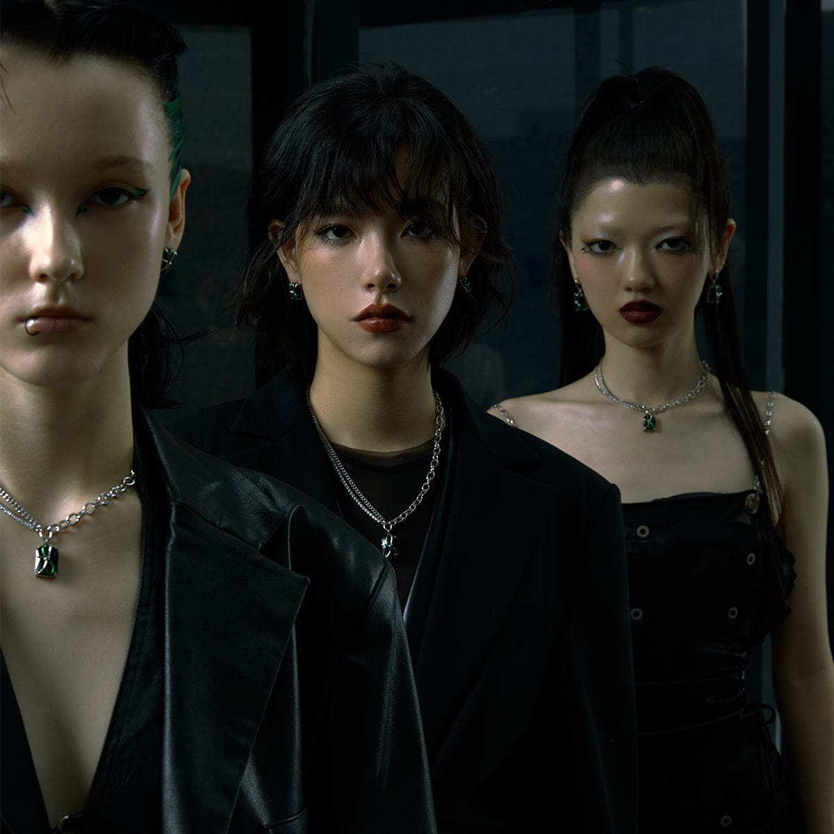 Kobine Damen-Halskette mit Punk-Schleife und Obsidian