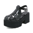 Kobine Damen-Sandalen mit Punk-Plateau und Schnalle aus Lackleder