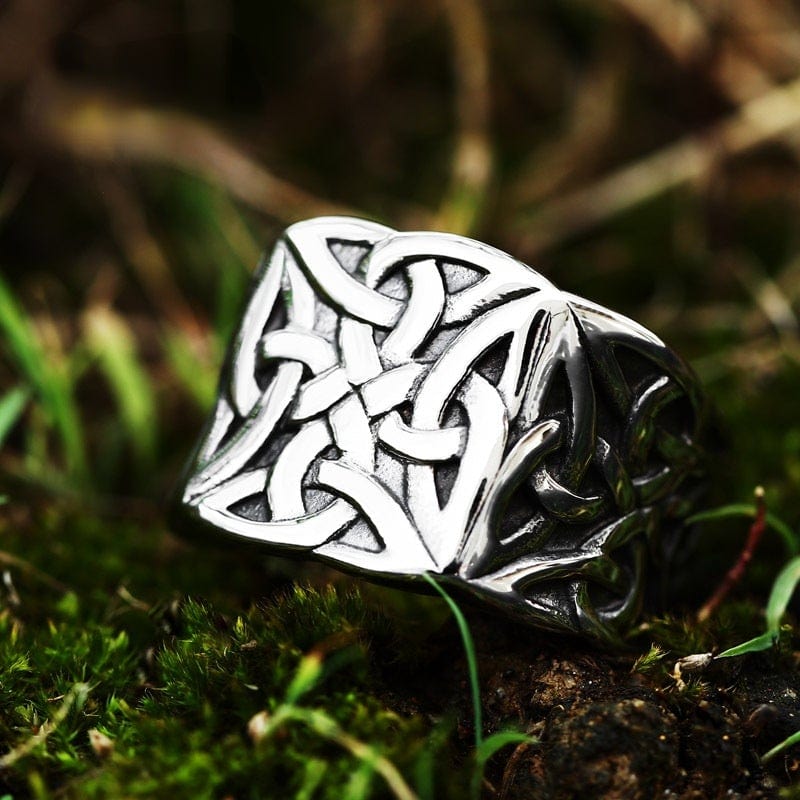 Kobine Men's Punk Celtic Knot Carved Ring