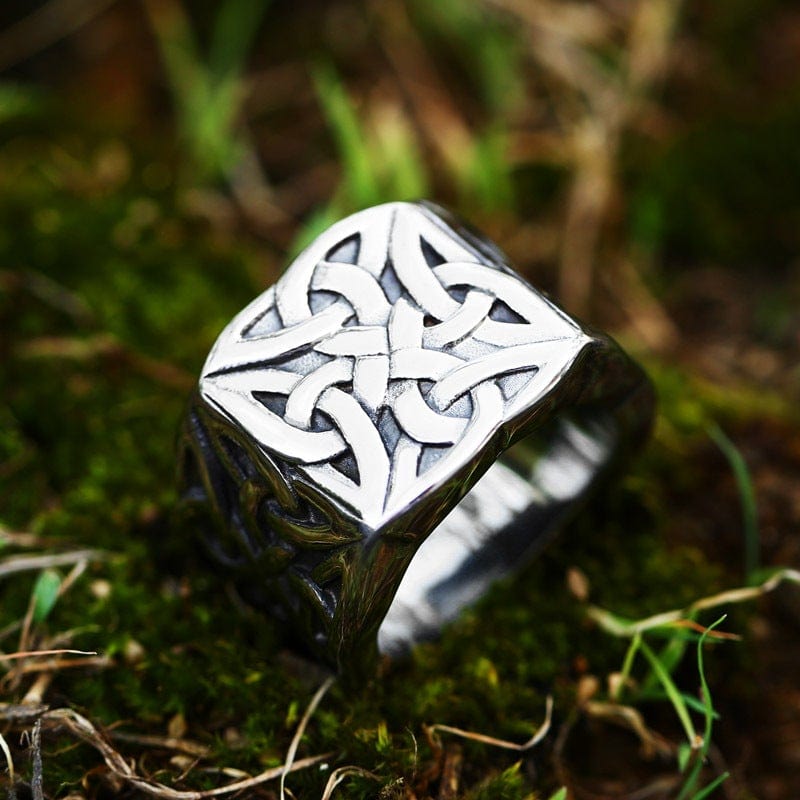 Kobine Men's Punk Celtic Knot Carved Ring