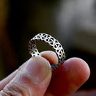 Kobine Herren-Punk-Ring mit keltischem Knoten