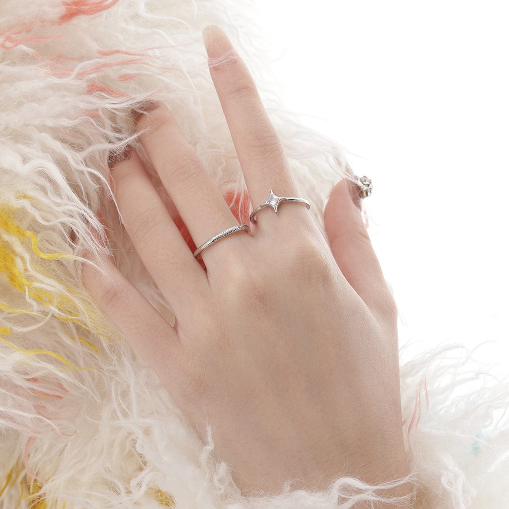 Kobine Women's Grunge Zircon Star Open Rings