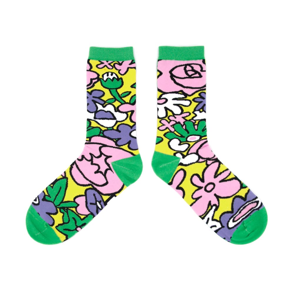 Rosa Kawaii Damensocken mit schönen Blumen